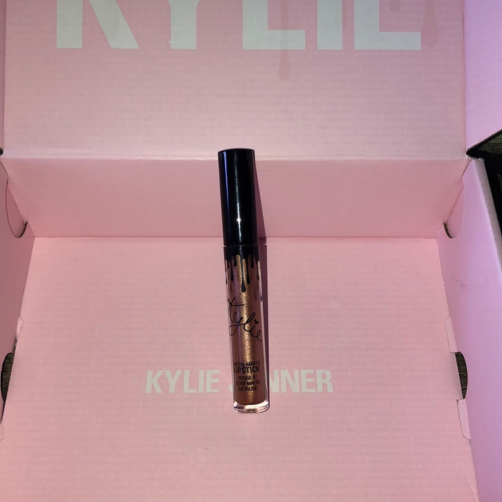 Kylie Cosmetics King K Metal Matte Liquid Lipstick
